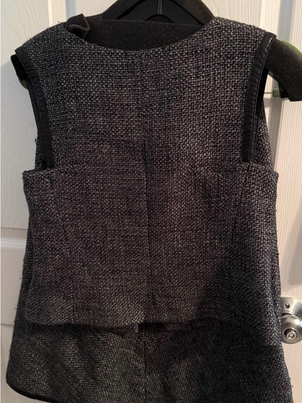 CHANEL Black and Gray Tweed Jacket Shell - Picture 4 of 8